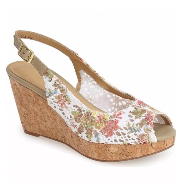 Trotters Shoes - Trotters White Allie Floral Sandals Sz. 9.5 NWT